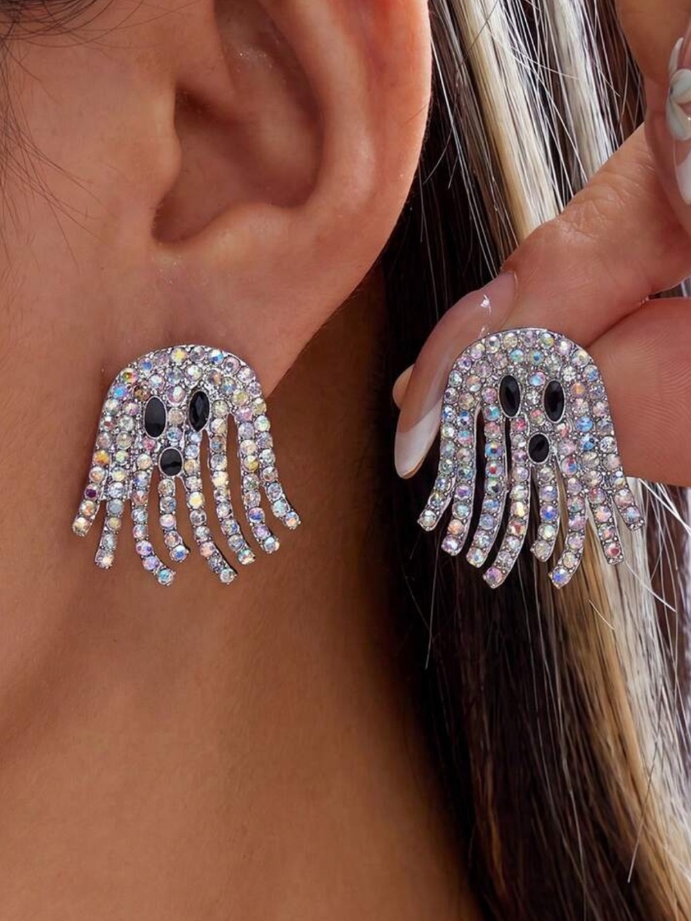 2pcs Halloween Cute Ghost Rhinestone Tassel Earrings